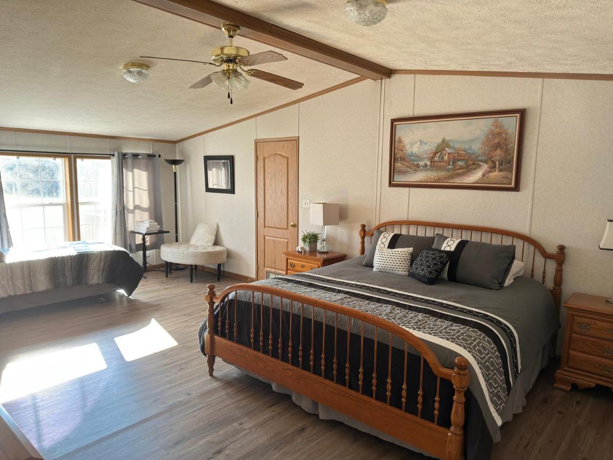 Spacious Cozy Getaway ! King Bed, Game Room, Out Door Patio Cairo Екстер'єр фото